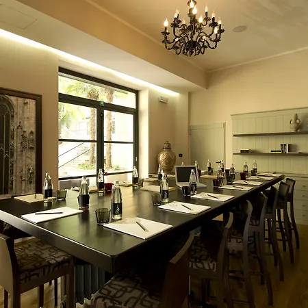 Hotel Th Street 4*