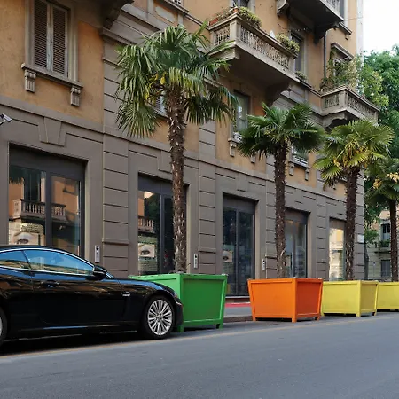 Th Street 4* Μιλάνο